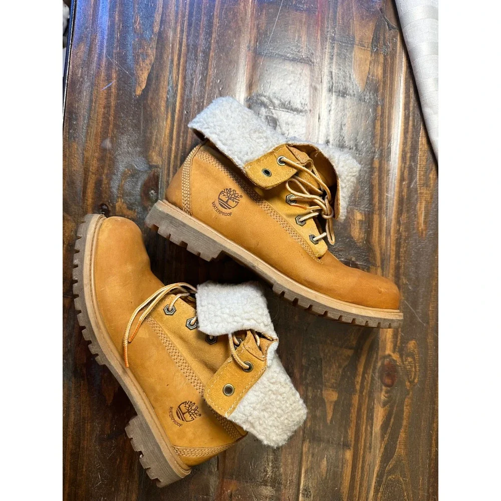Timberland Womens 8329R Wheat Waterproof Teddy Fleece Fold Down Boots Size 7M